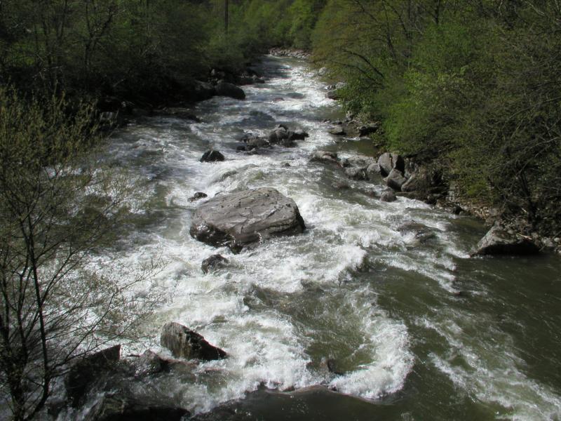 0km - Sorte - view off the bridge. Traverse from middle to the right at the end., 800x600, 93 Kb