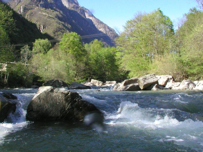 1.2km from Sorte - just downstream Norantola powerstation, 800x600, 94 Kb
