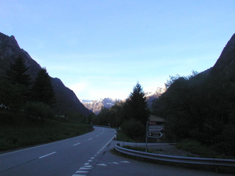 2.4km from Sorte - Cama - beginning of the stretch WW2-3, 800x600, 34 Kb