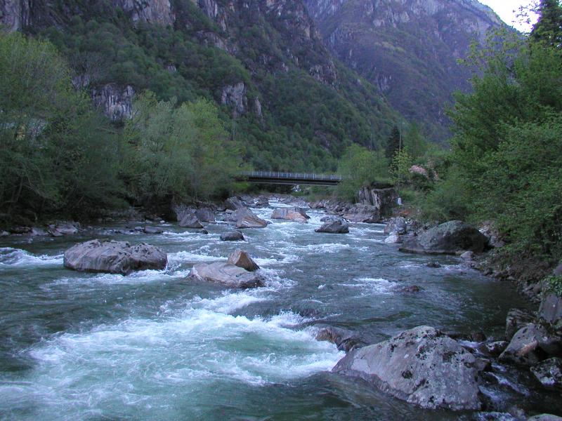 1.7km from Sorte - Bridge by Norantola, 800x600, 89 Kb