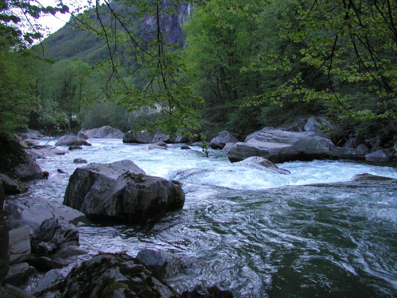 1.2km from Sorte - Overview of the last rabbit in front of Norantola powerstation from the wild camping place, 800x600, 104 Kb